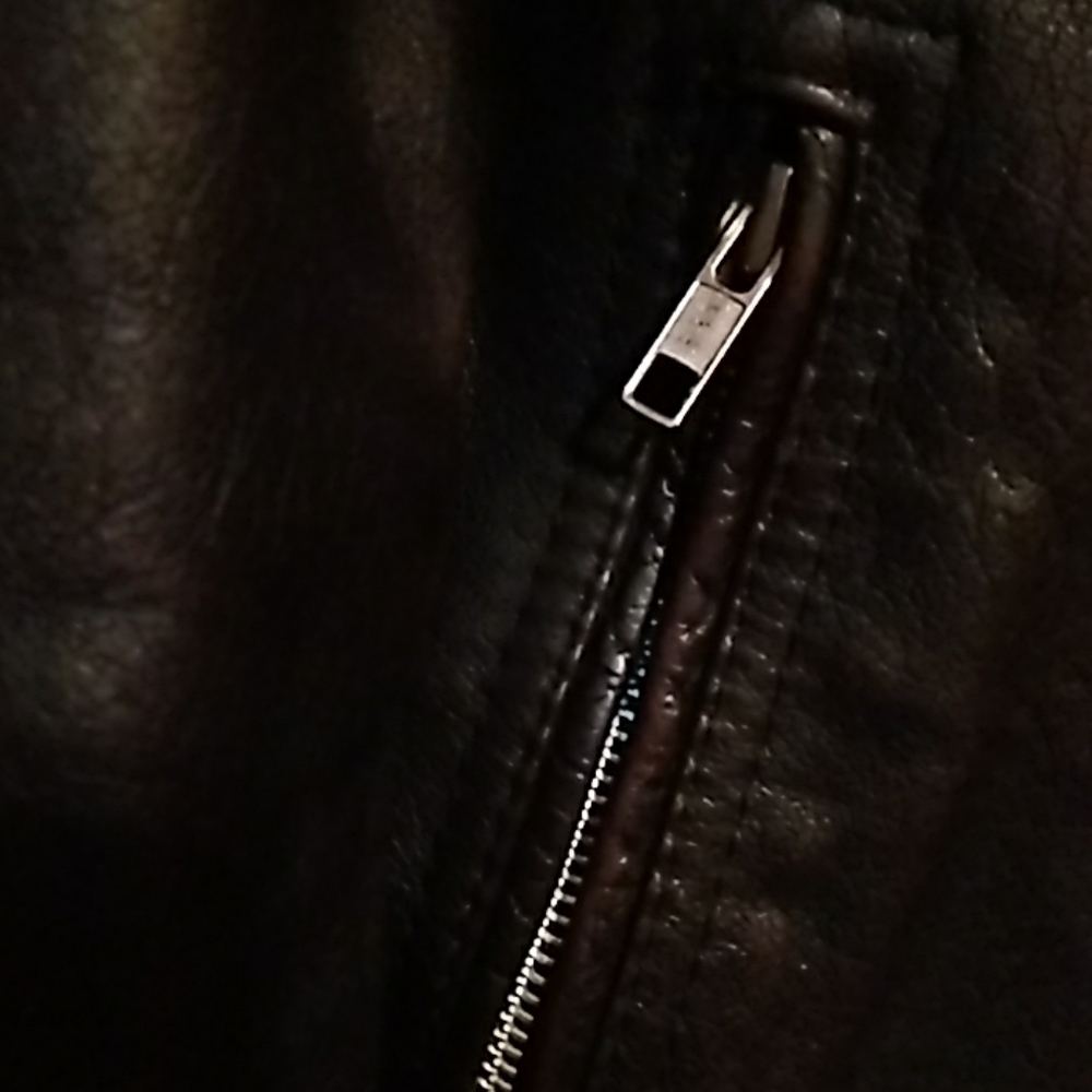 Leather jacket - Picture 5 of 8